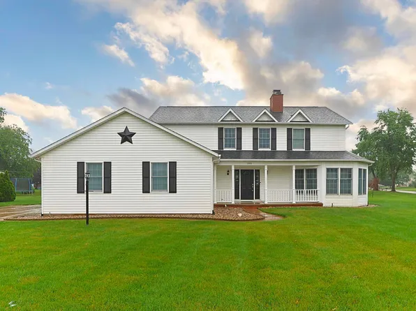 11553 Strohm Dr S, Mishawaka, IN 46545