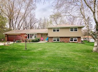 9042 390th Ave, Genoa City, WI 53128