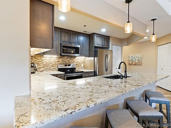 5th image of 256 Emerald Bay Dr #3A