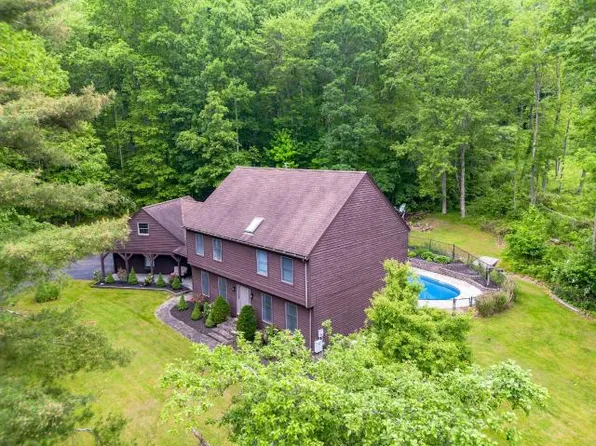 10 Briarwood Ln, Russell, PA 16345