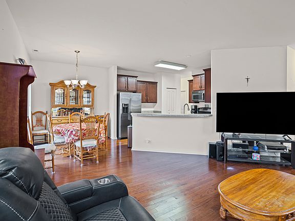 5th image of 1594 Hannah Ln #1112
