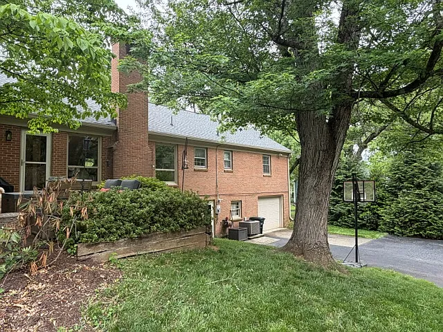 2713 Farmington Pl — Photo 9