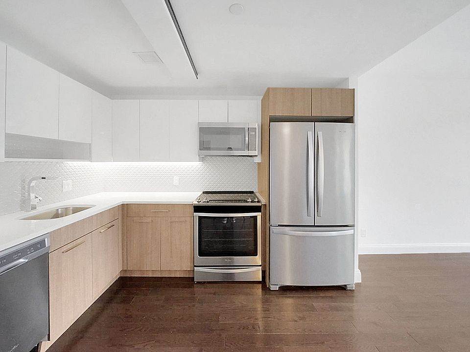1st image of 150 N 12th St APT 6H