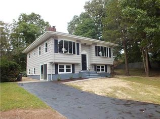 21 Kingswood Dr, New Haven, CT 06513