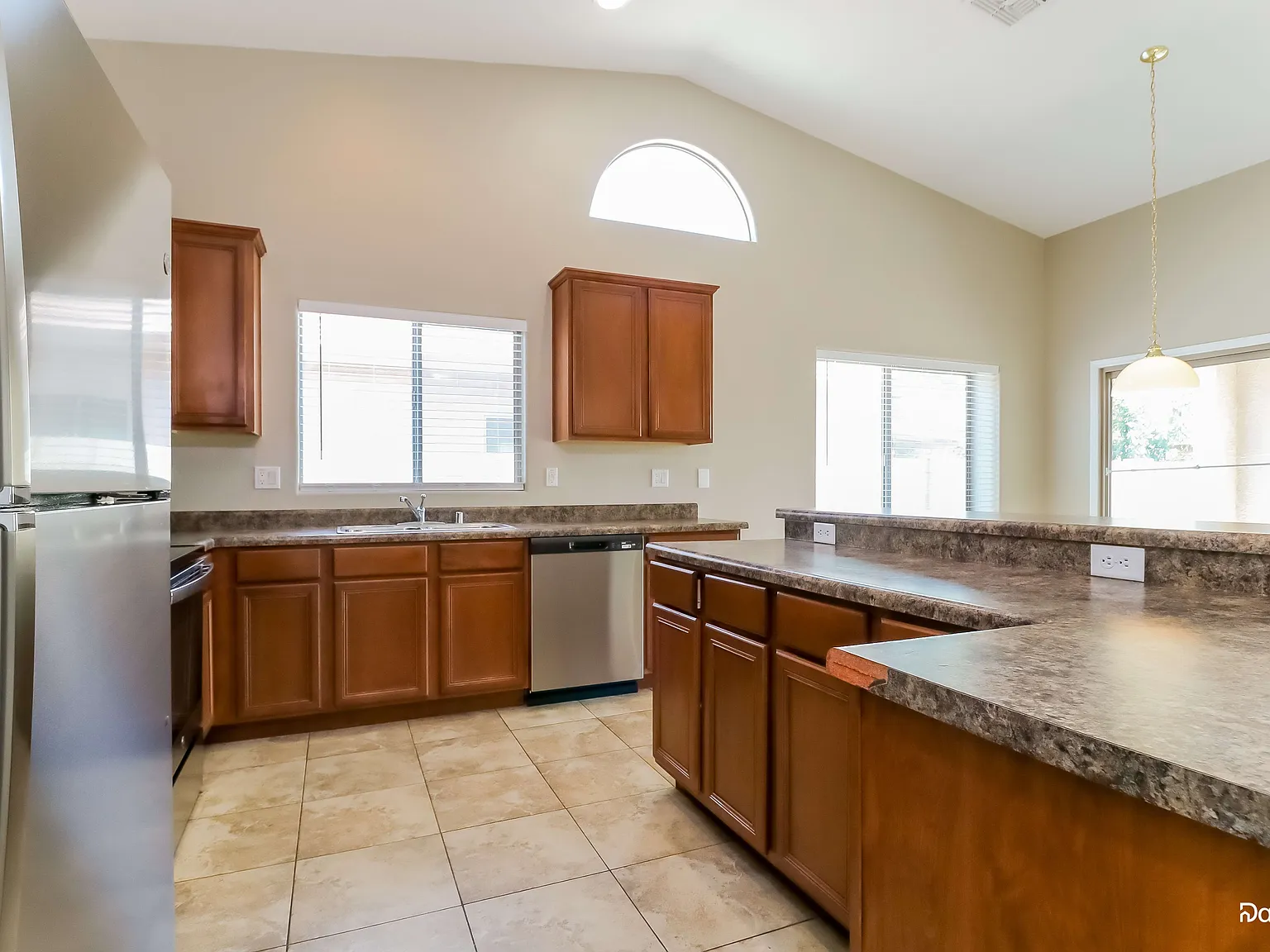 3 bed, 2.0 bath, 1708 sqft, $2,280 — Photo 3