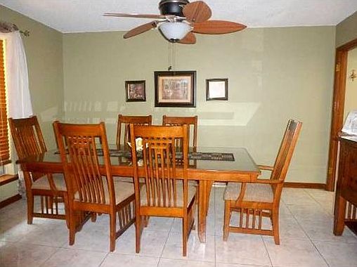 4th image of 2413 Romig Dr