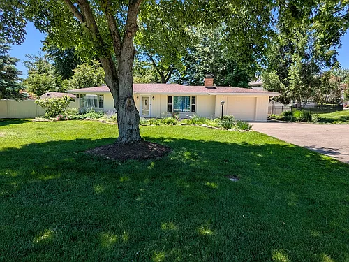 10889 Deerfield Rd Photo 1