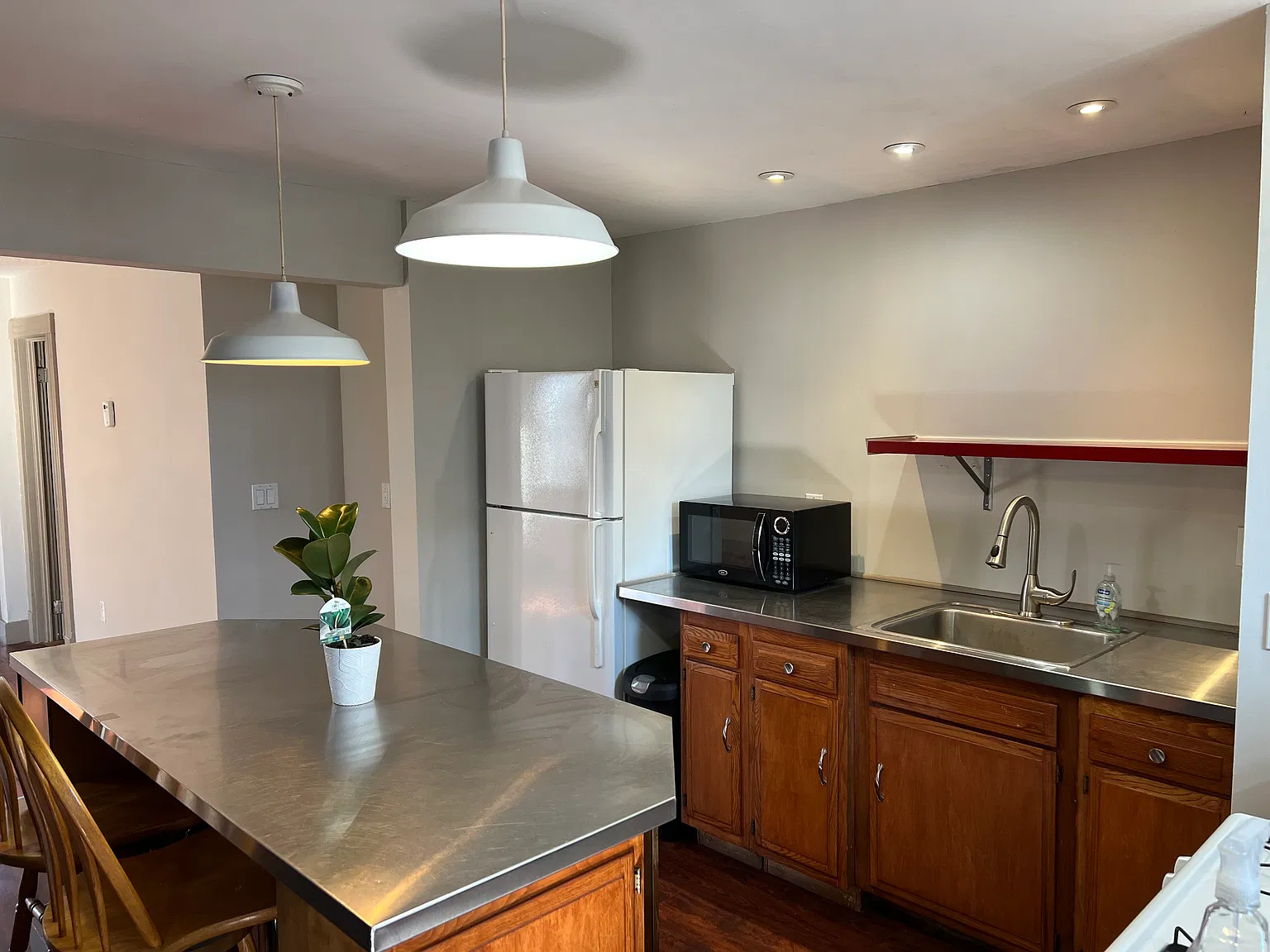 2 bed, 1400 sqft, $1,600 — Photo 3