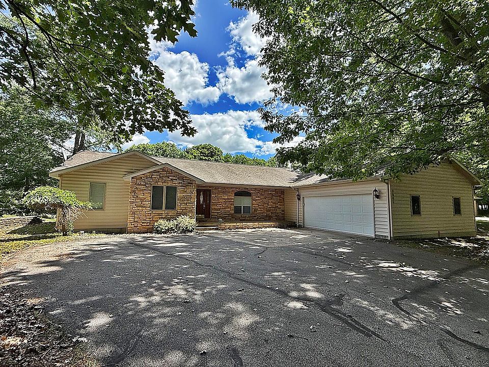 1st image of 8980 Canyon Springs Ct