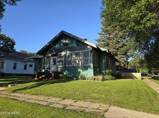 402 3rd St NE, Watertown, SD 57201