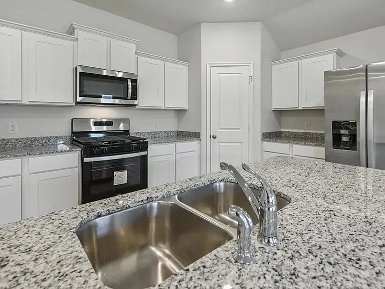 505 Lansdowne Dr — Photo 15