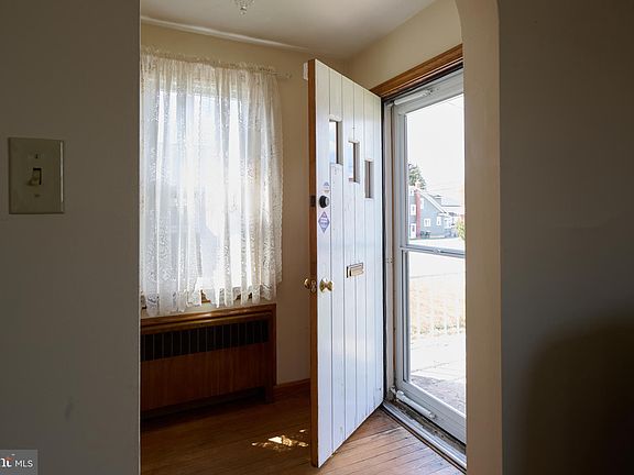 3rd image of 702 E Bishop St