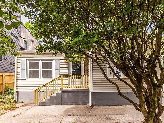 3rd image of 183 Clay St SE