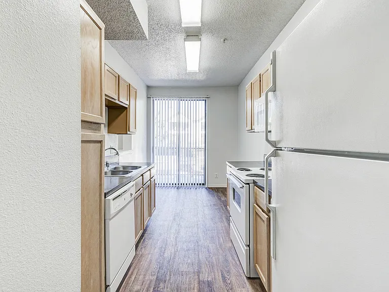 Saxony at Chase Oaks Apartments — Photo 41