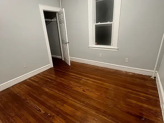 4 bed, 1200 sqft, $2,394 — Photo 3