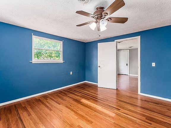 4th image of 1587 Garling Ave #1/2