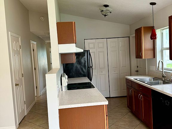 5th image of 26 Rybar Ln