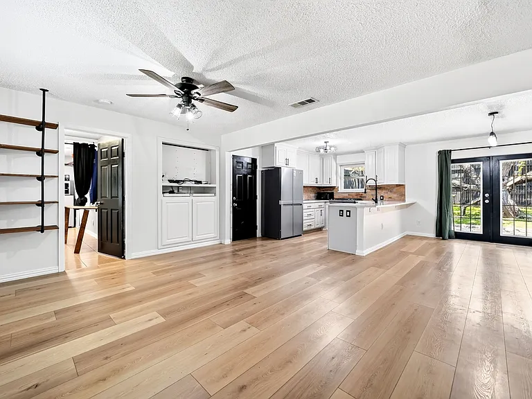505 Whittle Way — Photo 12