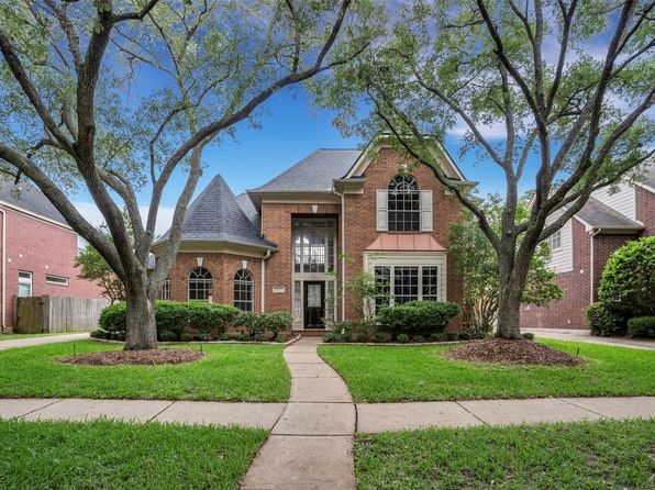 17422 Marigold Dr, Sugar Land, TX 77479