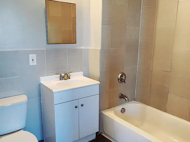 6 Garden St N #7 — Photo 5