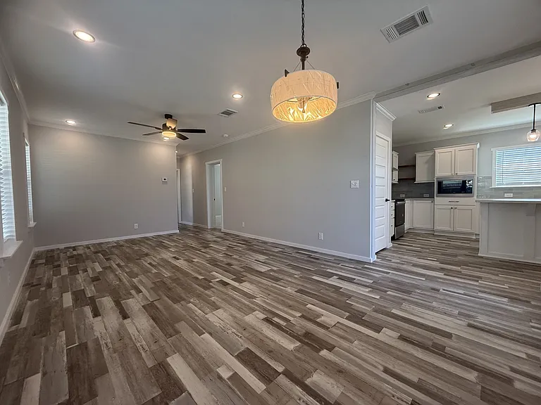5715 Camelford Dr #528 — Photo 9