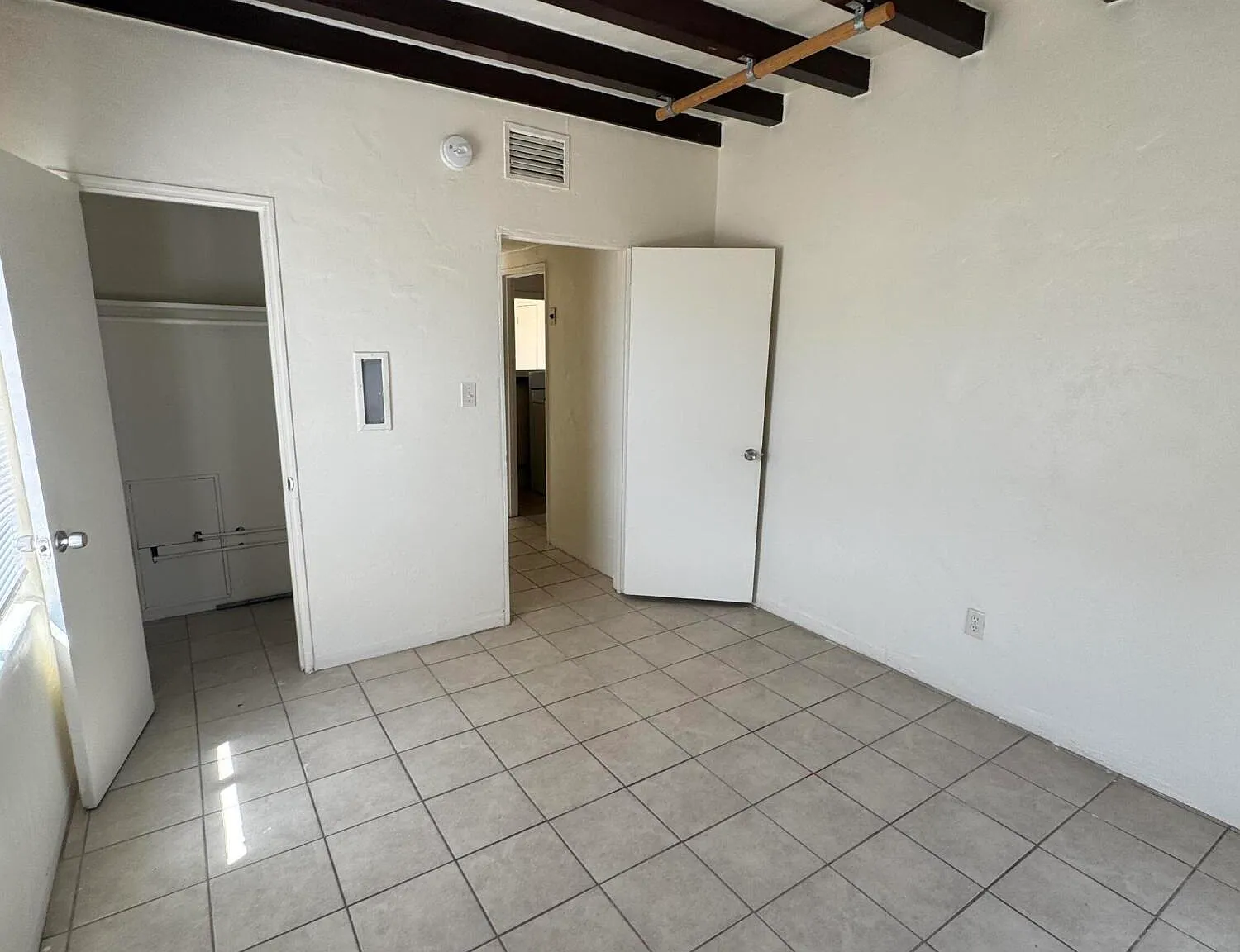 2 bed, 1.0 bath, 756 sqft, $1,100 — Photo 1