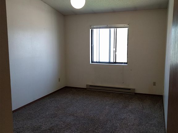4th image of 402 Village Dr APT 308
