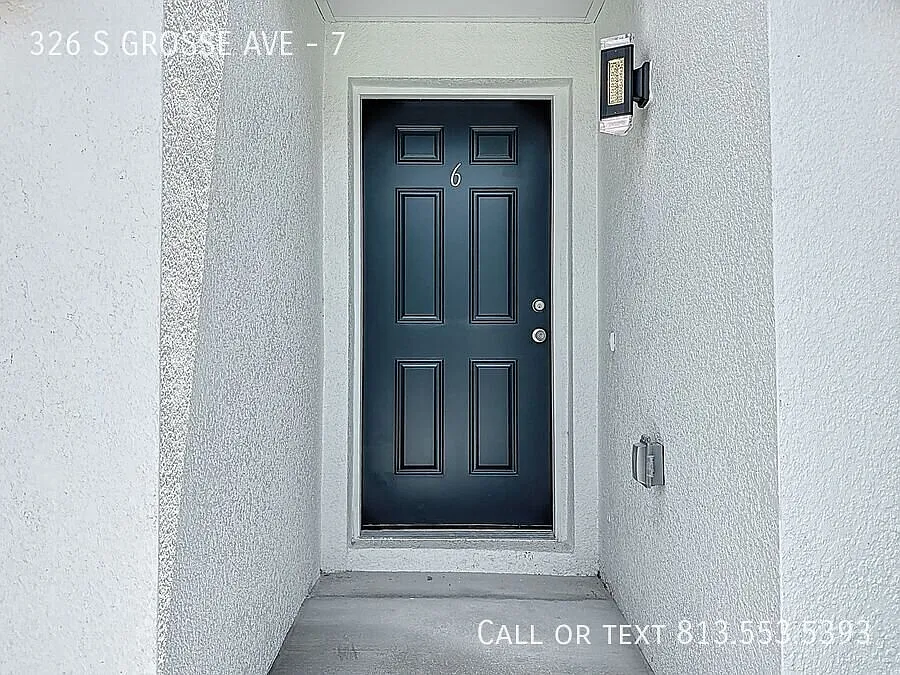 Spacious 3-Bedroom apartment in Tarpon Springs Last Month's Rent FREE! — Photo 4