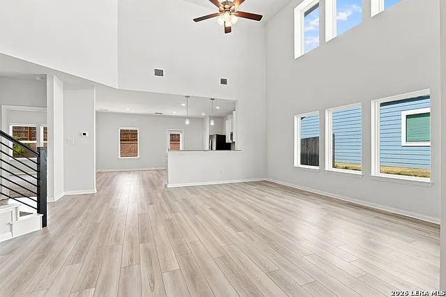 4 bed, 6.0 bath, 2513 sqft, $2,400 — Photo 3