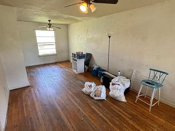 3rd image of 103 FENNEL Dr