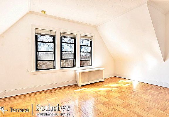 3rd image of 68-53 Exeter St #3