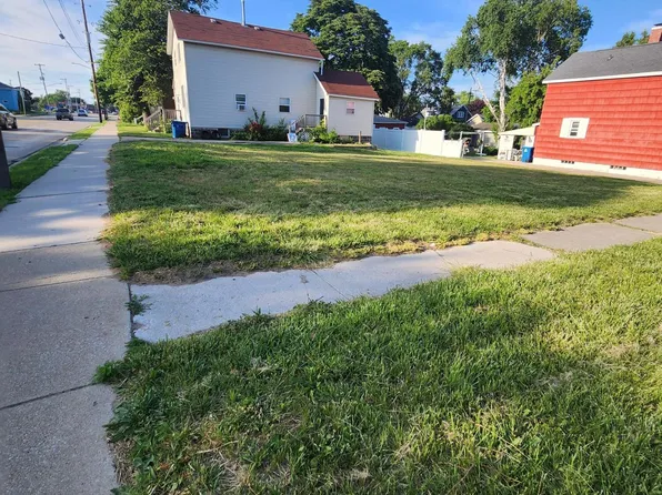 315 Cypress St, Manistee, MI 49660