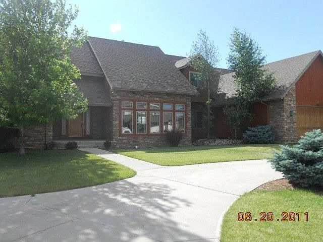 1st image of 564 Lakewood Ct