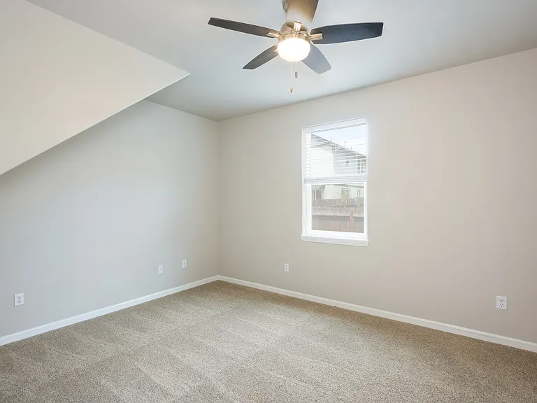 898 NE Hidden Valley Dr #1 — Photo 23
