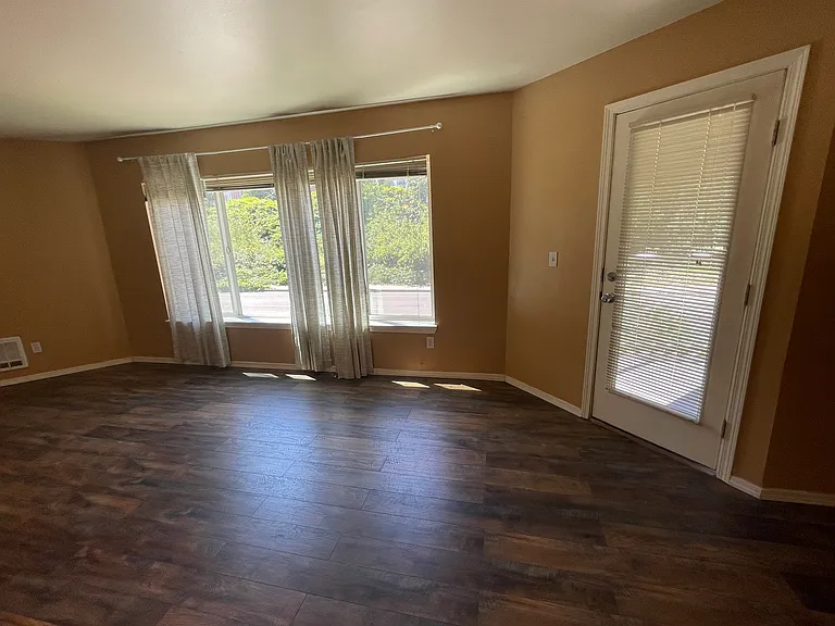 9090 Ravenna Ave NE #101 — Photo 9