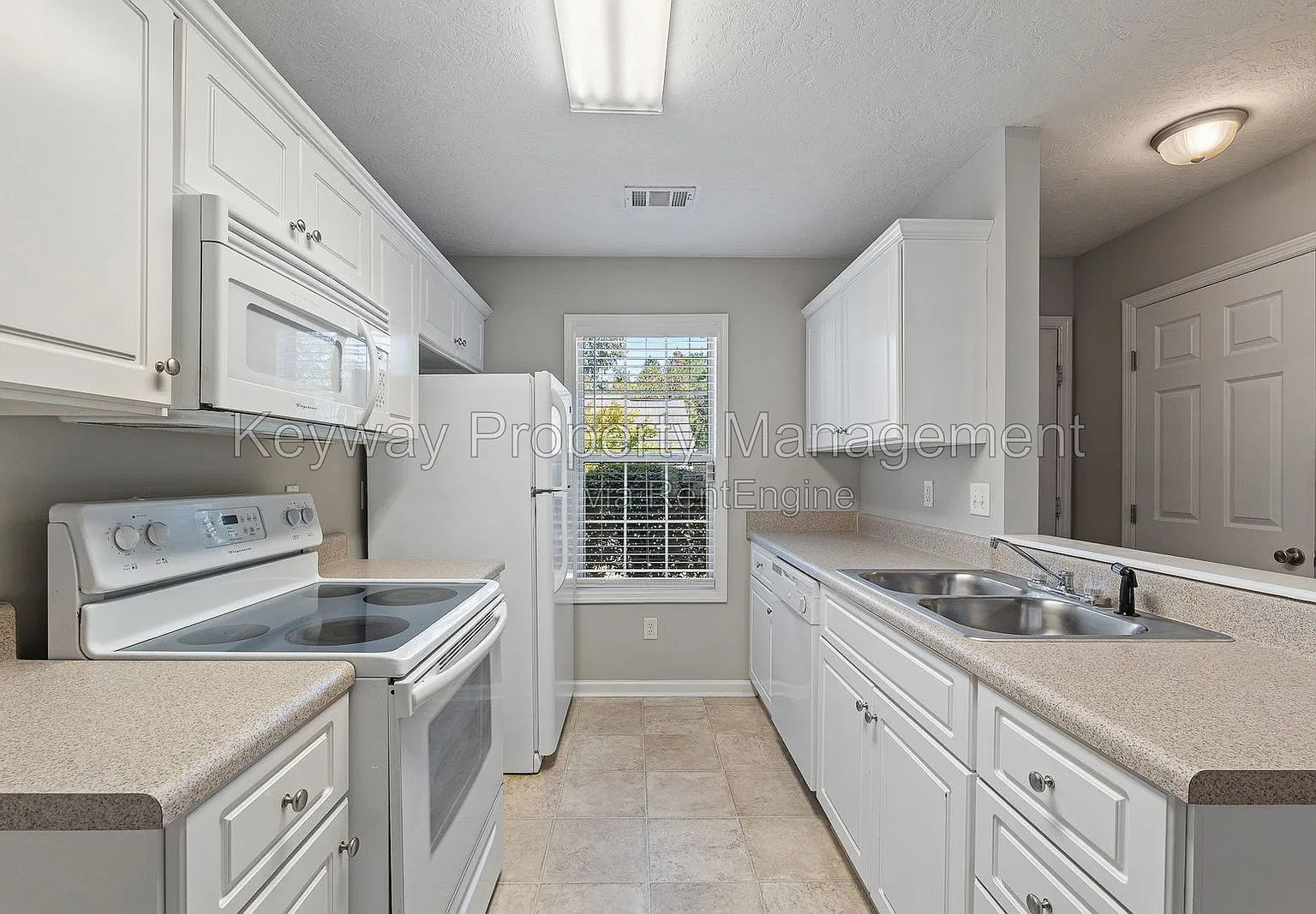 2 bed, 2.0 bath, 1118 sqft, $1,335 — Photo 4