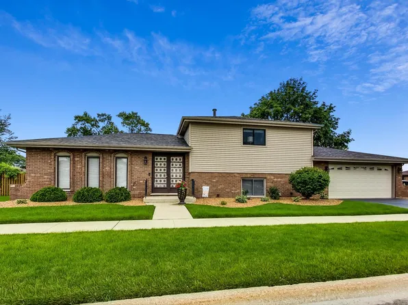20707 Bensley Ave, Lynwood, IL 60411
