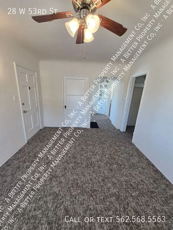 Front 1 Bed House w/New Flooring! Includes Storage Garage — Photo 2