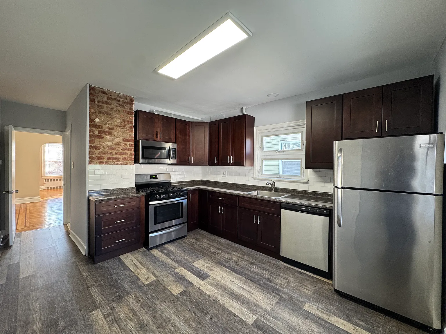 3 bed, 1400 sqft, $2,450 — Photo 4
