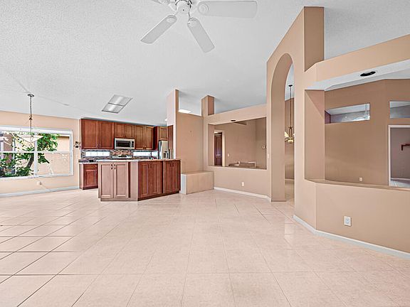 4th image of 6108 Royal Birkdale Drive