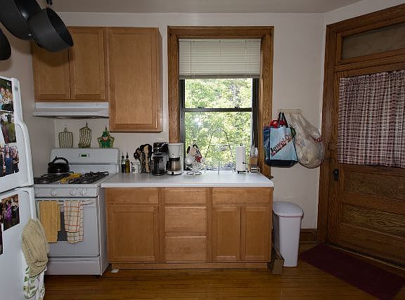 4th image of 1520 W Cornelia Ave APT 2