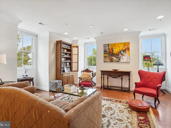 1115 Cameron St Unit 312, Alexandria, VA 22314