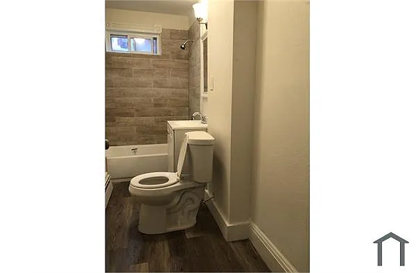 Building Photo - 122 Shultas Pl #3