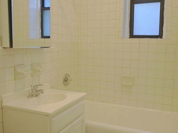 5th image of 855 Ocean Ave #G3