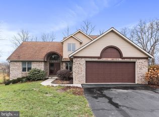 160 Buckingham Dr #14, Chambersburg, PA 17201