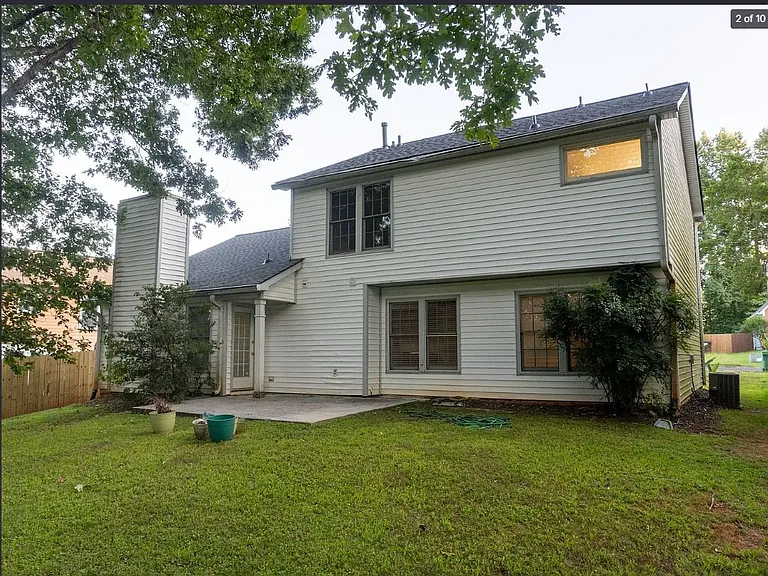 110 Beaverwood Ln — Photo 2