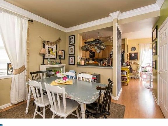 5th image of 1044 Merchant St