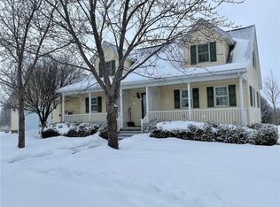 3075 Hickox Rd, Canandaigua, NY 14424