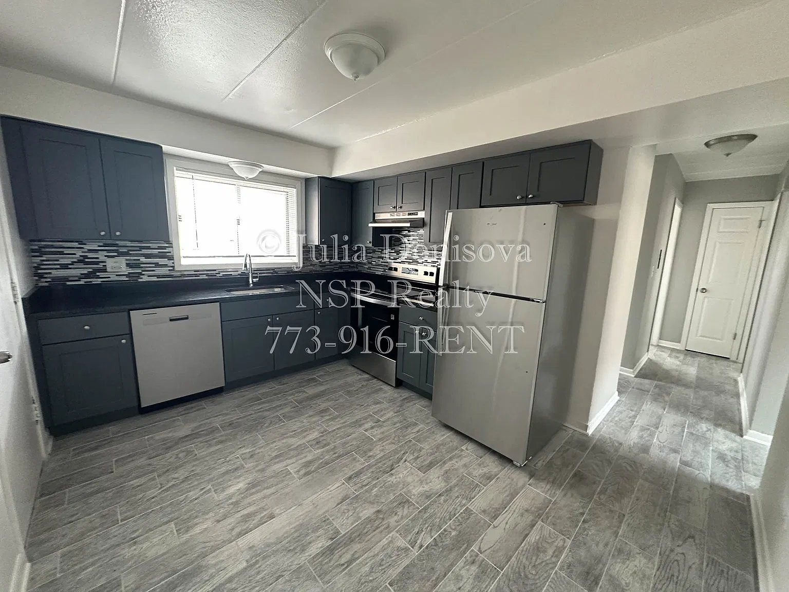 2 bed, 900 sqft, $1,900 — Photo 2
