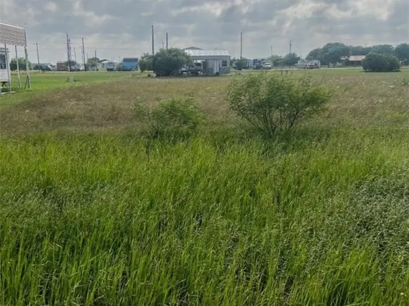 61 Sea Urchin Ln, Palacios, TX 77465